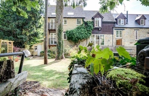 Burford Cottage | CIDER PRESS, romantic, character holiday cottage in Burford