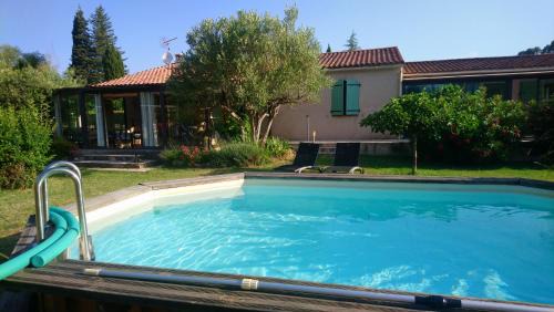 Carnoules House | Cigaléo, Chambre d'hôtes dans le Var