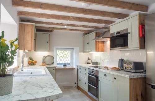 Cardigan House | Cilbronnau Lodge Cardigan