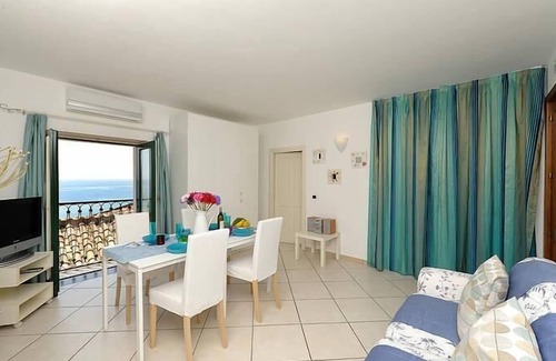 Minori Apartment | Ciliegia by Amalfivacation.it - Sea View, Few Steps from the Beach