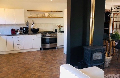 Ekurhuleni House | Cipresso guesthouse in Bashewa