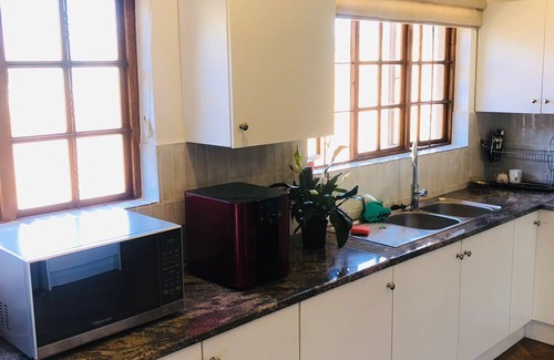 Ekurhuleni House | Cipresso guesthouse in Bashewa