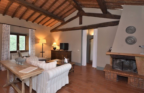 Casole d'Elsa Apartment | Cipresso, Piettorri, Casole d'Elsa, Siena and Chianti