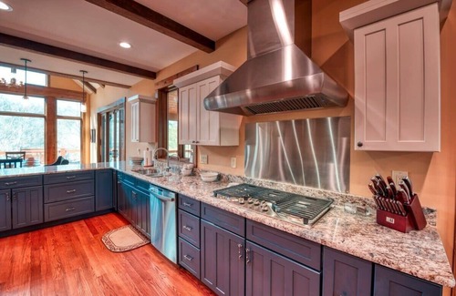 Sevierville House | Circles at Douglas - Hot Tub - Fire Place - Lake Front with Boat Dock