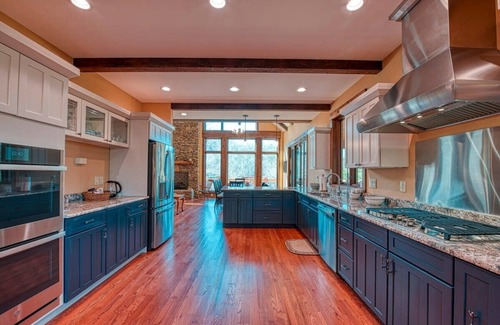 Sevierville House | Circles at Douglas - Hot Tub - Fire Place - Lake Front with Boat Dock