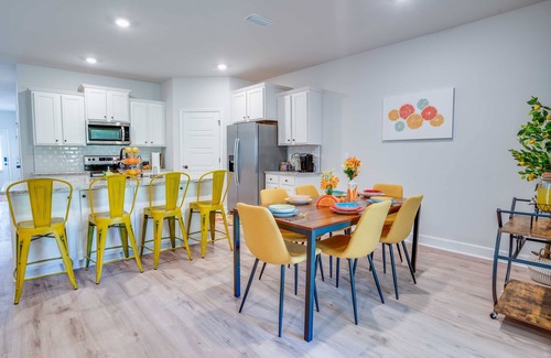 Tallahassee House | Citrus Cottage: Comfy - Hwy 10 - Peaceful Retreat