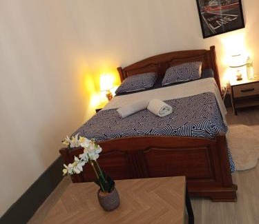 Bourges Apartment | City 18