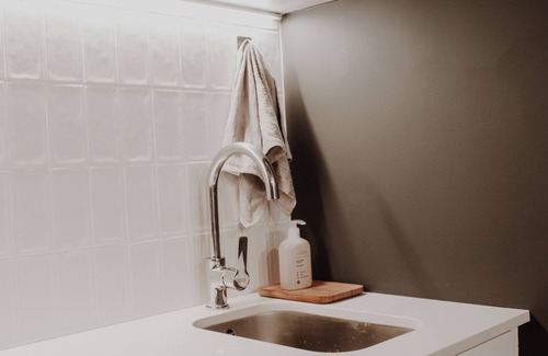 Three Anchor Bay Apartment | City Apartment, 2 mins away from the ocean