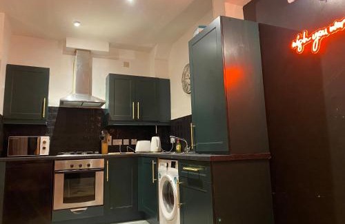Belfast Apartment | City Apartment - Sleeps 4 & Free Parking