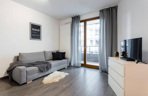 Muranow Apartment | City Center Apartments - Metro 250m - Old Town - Private Underground Parking