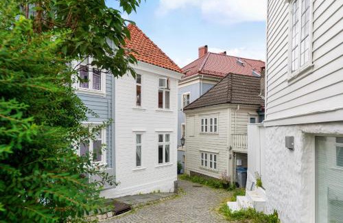 Bergen City Centre House | City Center Gem I Traditional Bergen Style