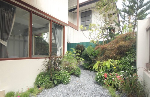 Phaya Thai House | City Center Home in Ari ❤ Chatuchak ☀ WiFi ☀ BTS☀Full Services