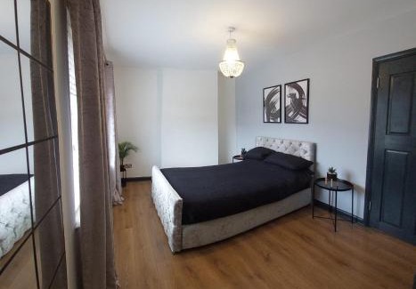 Canton House | city centre - 2 bed house, parking for 2