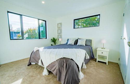 Frankton Apartment | City Centre Elegance Apt 3