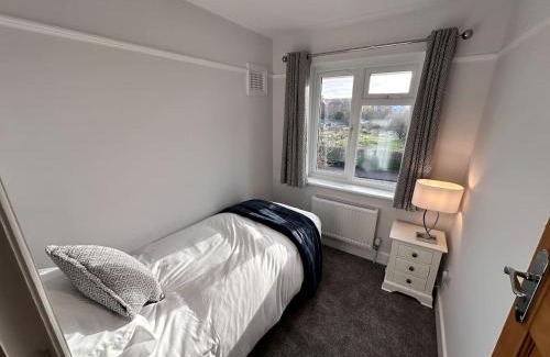 Canterbury House | City centre home in Canterbury with free parking
