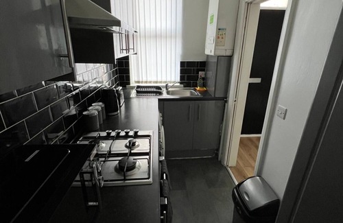 Harehills House | City Escape - Charming 2-Bed House