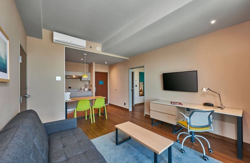 Zona Rio Hotel | City Express Suites by Marriott Tijuana Rio