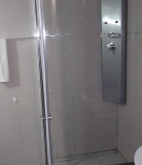 Braamfontein Apartment | City living near Nelson Mandela bridge & Wits Uni