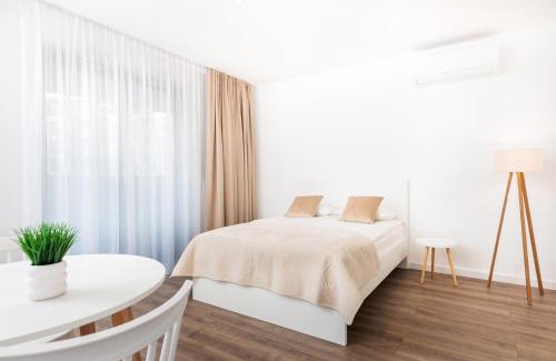 Grzegorzki Apartment | City of the Kings-Riverside WT2