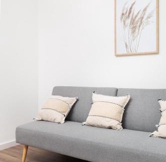 Grzegorzki Apartment | City of the Kings-Riverside WT2