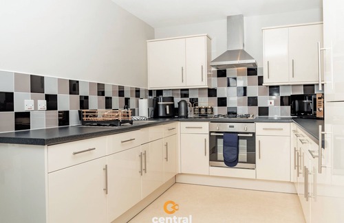 Dundee Apartment | City Quay - River Tay Views - Balcony