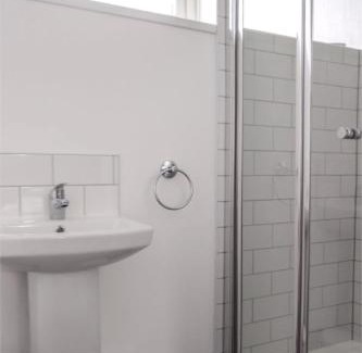 Corby House | City Vacations Ensuite Rooms & tv