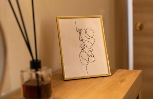 Prenestino-Labicano Apartment | City Vibe Red Rose