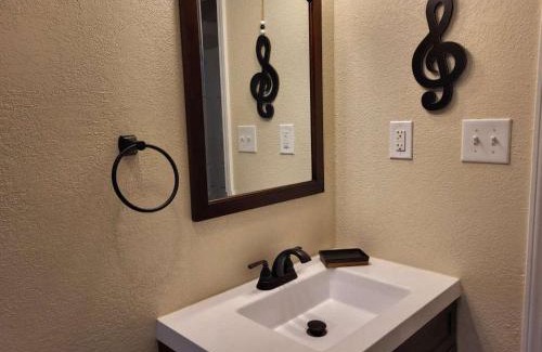 Cookeville Apartment | City-View 1BR Near TTU & Downtown