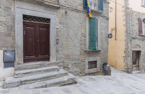 Cortona Old Town Apartment | City/Village Apartment in Cortona with 1 bedrooms sleeps 4