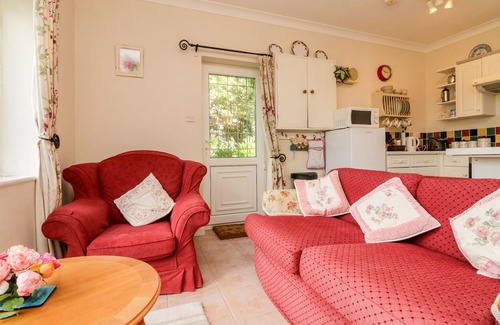 Stibb Cottage | CLAIRE'S COTTAGE, family friendly, with a garden in Kilkhampton