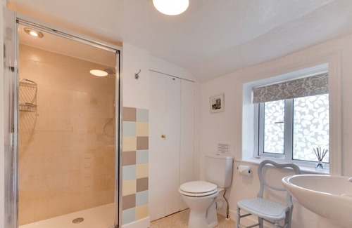 Hythe House | Claire's Cottage - One Bedroom House, Sleeps 2