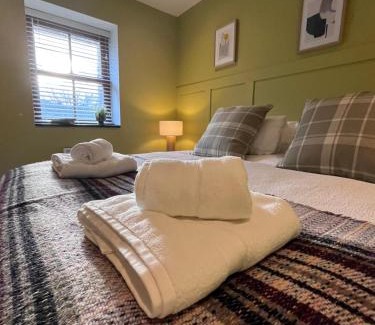 Bangor House | Claires Cottage