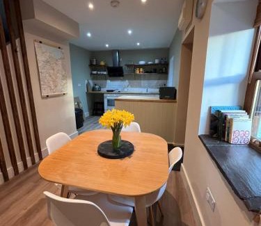 Bangor House | Claires Cottage