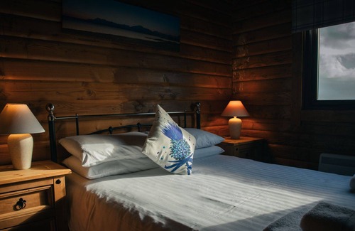 Armadale Ski Chalet | Clanranald Lodge - a cabin that sleeps 6 guests in 3 bedrooms