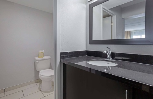 Pumphrey Hotel | Clarion Hotel & Suites BWI Airport North