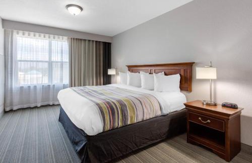 Columbus Hotel | Clarion Pointe Columbus-Bradley Park