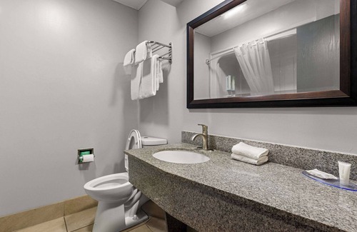 Flemington Hotel | Clarion Pointe Hinesville near Fort Stewart