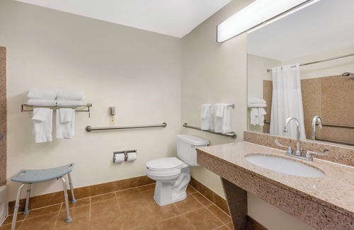Buffalo Ridge Hotel | Clarion Pointe Sioux Falls Airport