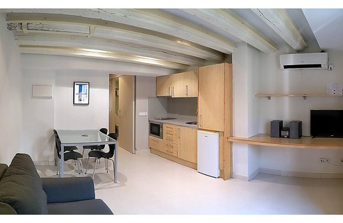Gothic Quarter Apartment | CLASSBEDROOM GOTHIC LAS RAMBLAS 4
