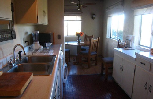 Tyrone House | Classic 1940's Adobe.Walk or Bike To Historic Downtown