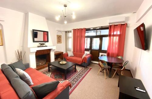 Marousi Apartment | Classic 2 Bedroom Apartment Next to Metro - Marousi