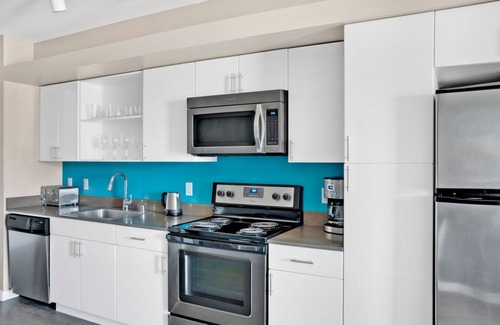 West Woodland Apartment | Classic Ballard 1BR w/ BBQ, Lounge & W/D, onsite retail, by Blueground