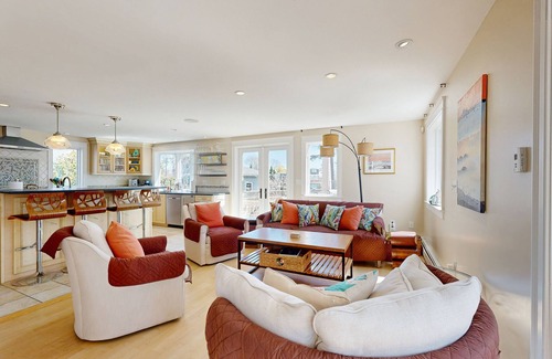 Biddeford Pool House | Classic coastal home near the beach w/lush garden, game room & deck - dogs OK