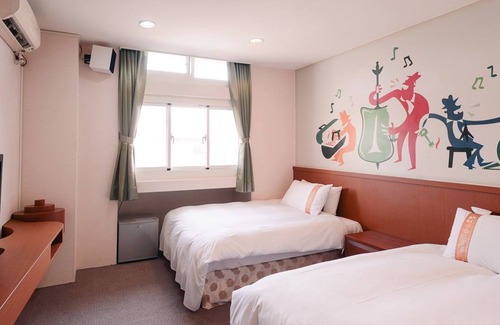 Wufeng District Hotel | Classic Delight