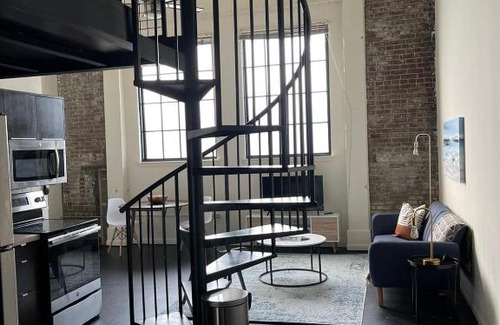 Smoketown Jackson Apartment | Classic Downtown Louisville Lofts