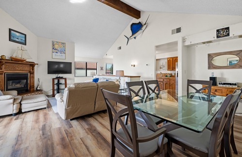 Cayucos House | Classic getaway by the sea within walking distance to everything w/ocean views
