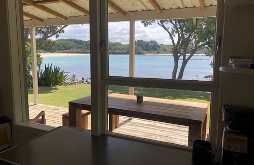 Te Tii House | Classic Kiwi Beach House at iconic white sandy bay-swim, kayak, fish, dive, walk