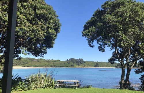 Te Tii House | Classic Kiwi Beach House at iconic white sandy bay-swim, kayak, fish, dive, walk