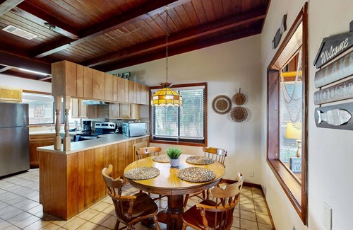 Kingsland House | Classic Lakefront Cottage w/Private Dock, Lovely Lake View, Backyard & WiFi