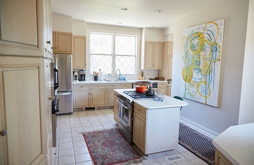 Quogue House | Classic Old Quogue Estate with Pool and AC Short Walk to Beach